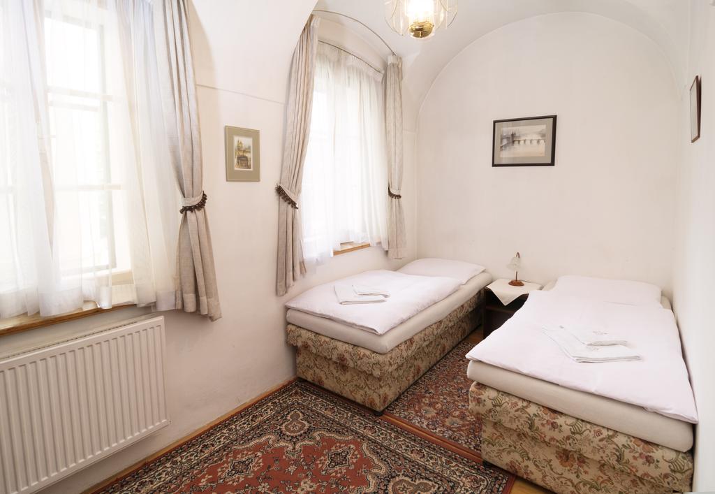 Pension Dientzenhofer Praag Buitenkant foto
