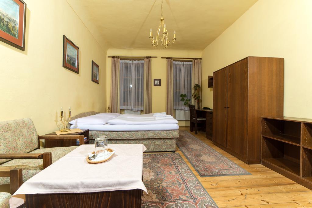 Pension Dientzenhofer Praag Buitenkant foto